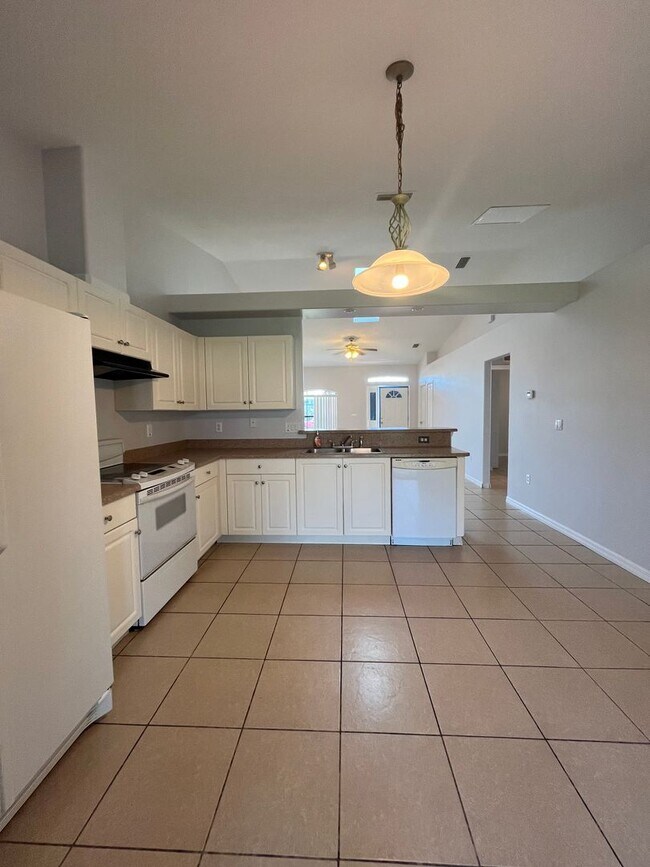Building Photo - THIS WONT LAST LONG!!!! 3/2 ALL TILE!!!