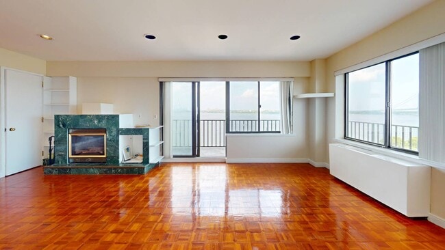 Building Photo - 31 Hylan Blvd