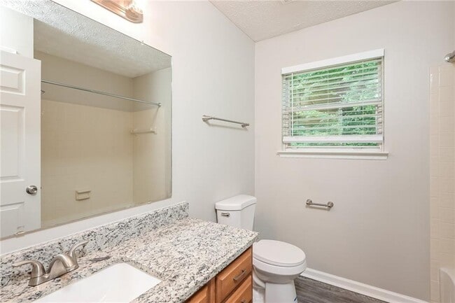 Building Photo - 10450 Summer Creek Dr