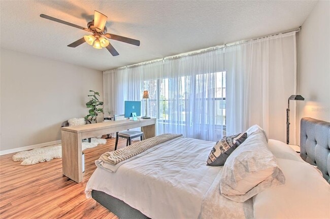 Building Photo - 11808 13th Way N