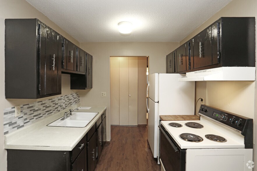 Clear Brook Apartments 1617 University Dr Saint Cloud MN 56304