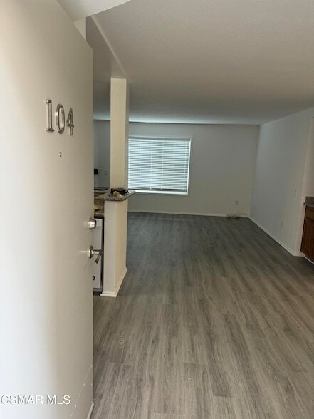 Building Photo - 13042 Riverside Dr