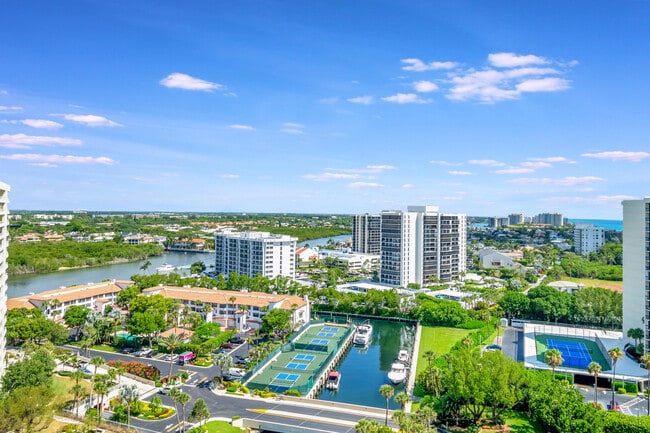 Building Photo - 4301 N Ocean Blvd