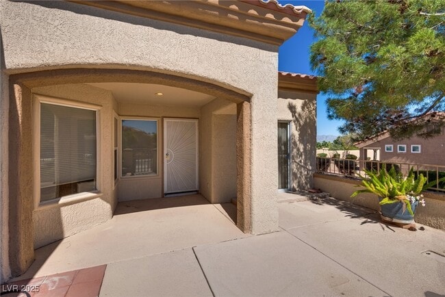 Building Photo - 10408 Leafgold Dr