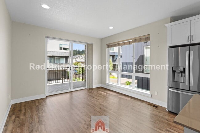 Building Photo - 17325 SW Goldcrest Ln