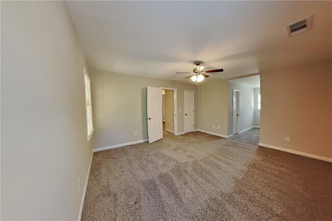 Building Photo - 2458 Zachary Woods Dr NW