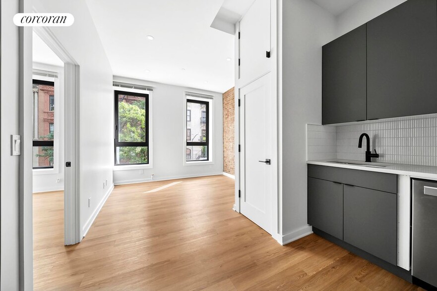 Primary Photo - 317 W 51st St
