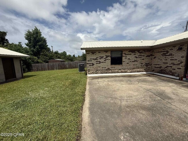 Building Photo - 4008 E 12th Ct