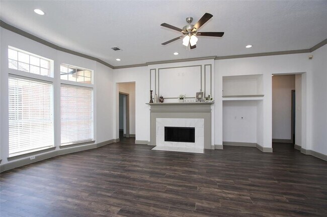 Building Photo - 5522 Island Breeze Dr