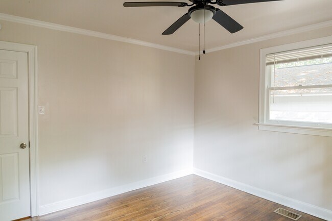Building Photo - 1558 Orange Grove Rd