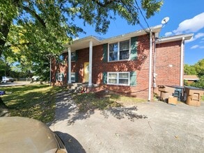 Building Photo - 3 bed 1 bath unit in duplex