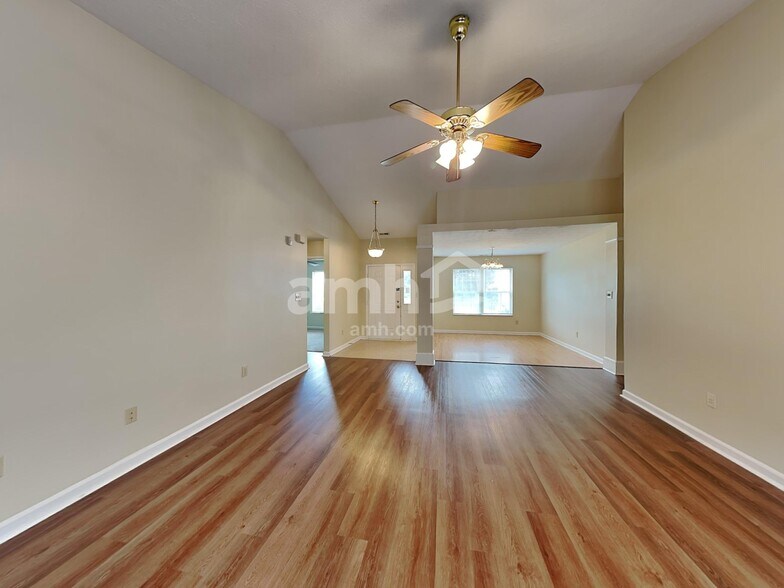 Building Photo - 17023 Puntledge Dr