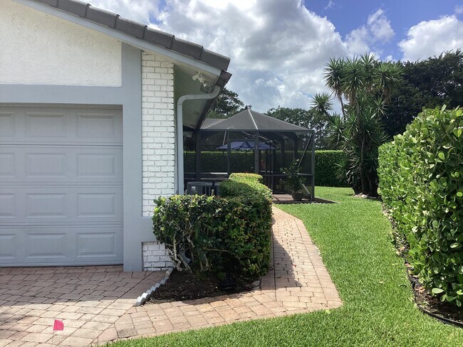 Building Photo - 10496 Augusta Ct