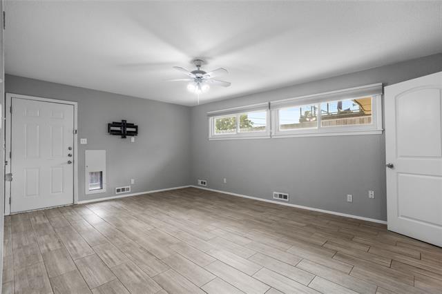 Building Photo - 2733 Sandage Ave