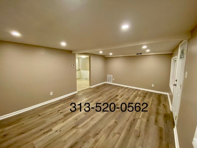 Building Photo - 13499 Coleen Ave