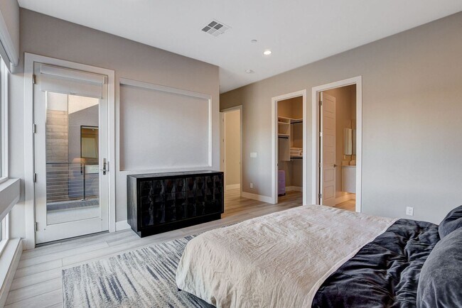 Building Photo - Mesa Ridge Luxury Oasis Feathertop