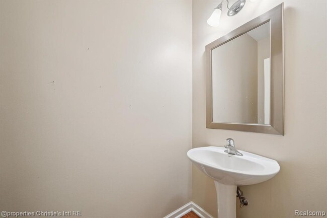 Building Photo - 29043 Cullen Dr