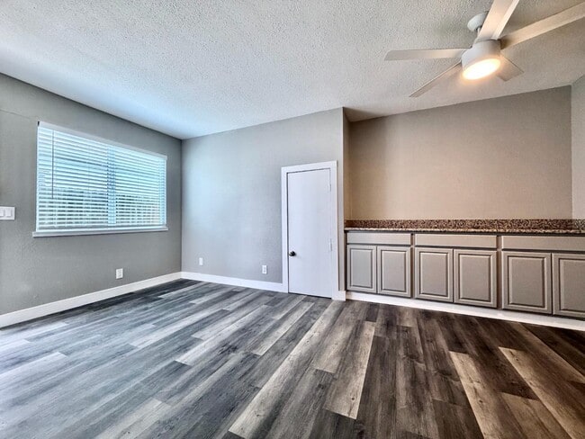 Building Photo - 1819 W St