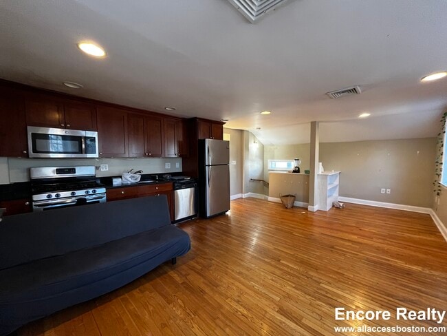 Building Photo - 57 Day St