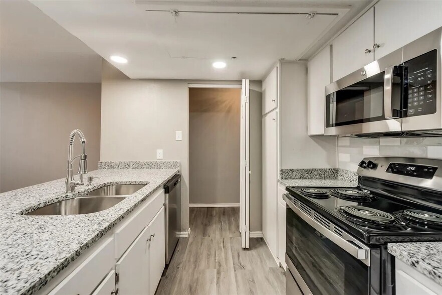 Utility - 4629 Country Creek Dr