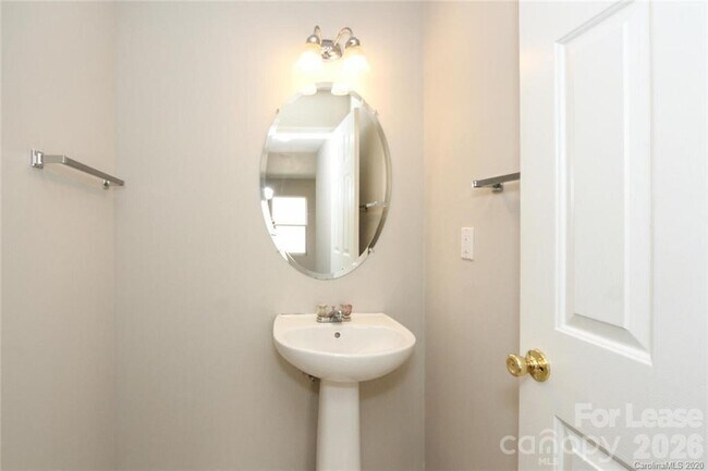 Building Photo - 10816 Carstairs St