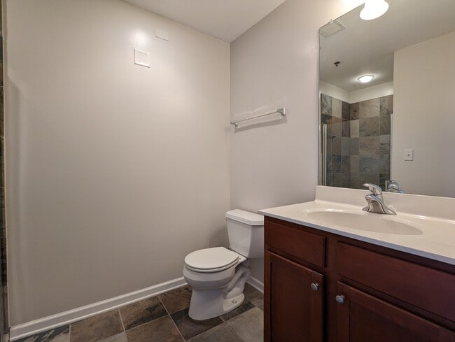 Building Photo - 828 W Grace St