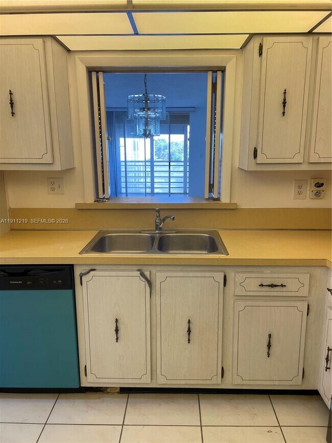 Building Photo - 404 NW 68th Ave