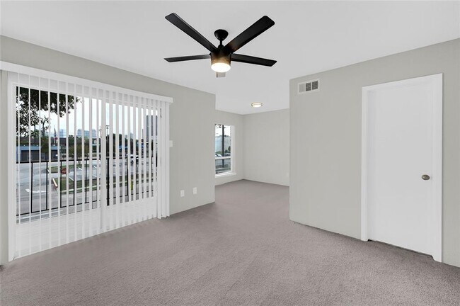 Building Photo - 1300 Augusta Dr