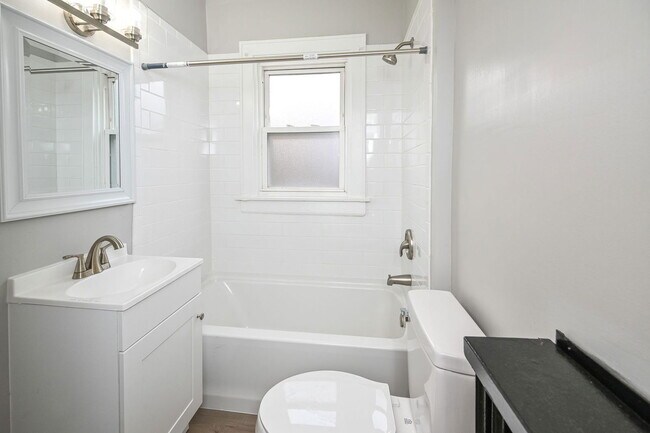 Building Photo - 4005 Huston Ave