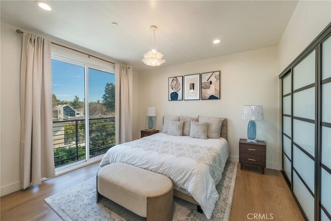 Building Photo - 712 Chestnut Ave