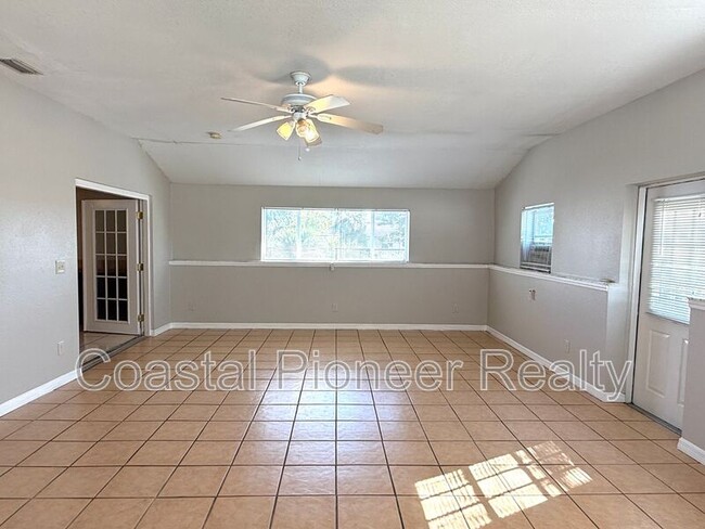 Building Photo - 10202 Bonnie Bay Ct