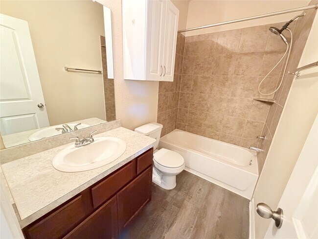 Building Photo - 15613 All Star Dr