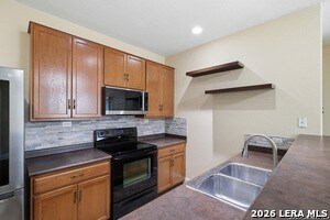 Building Photo - 10131 Maple Ranch