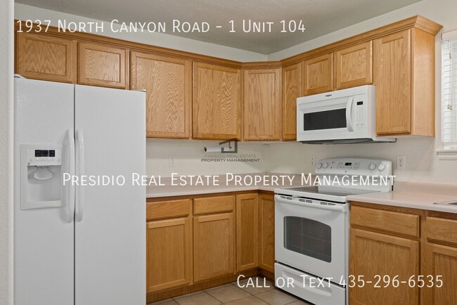 Building Photo - 1937 N Canyon Rd