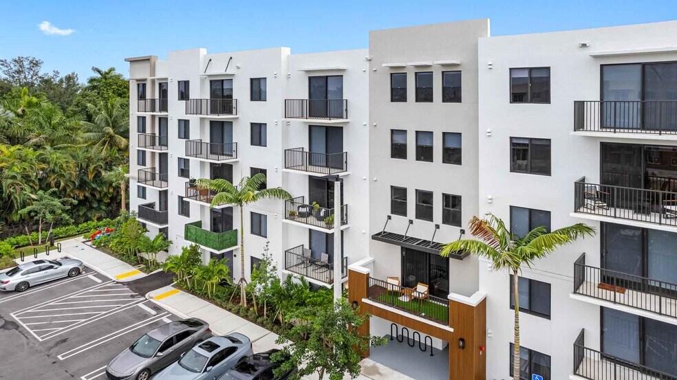 Building Photo - 16400 NW 2nd Ave