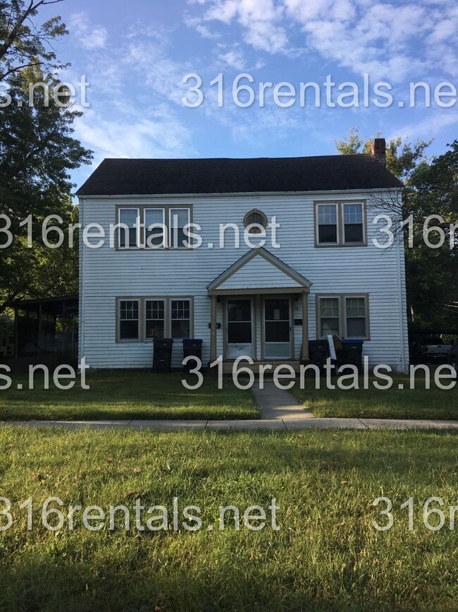 Building Photo - 419 E 6th St