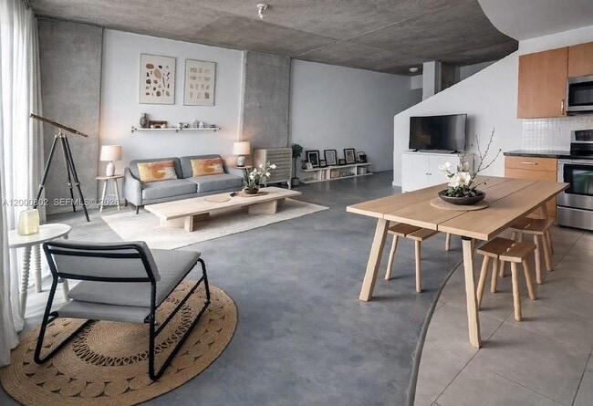 Building Photo - 300 S Australian Ave