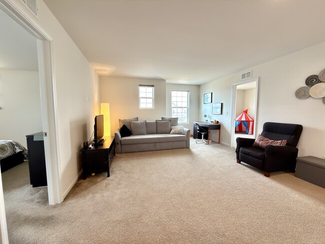 Building Photo - 12460 S Compass Ave