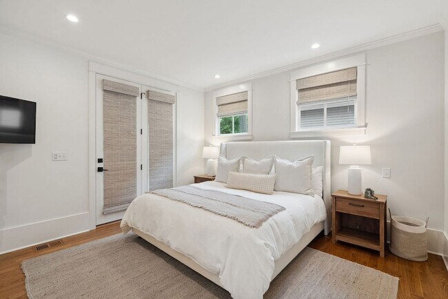 Building Photo - 1226 Adams St