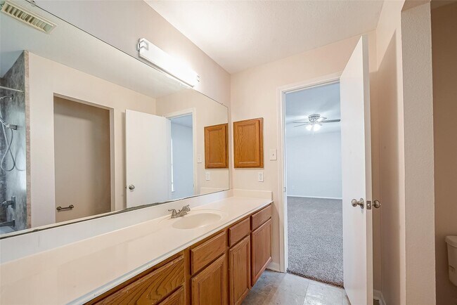 Building Photo - 18339 Beaverdell Dr