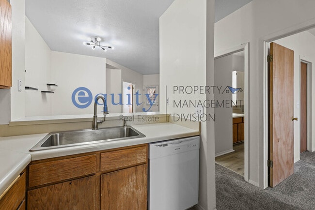 Building Photo - Beacon Hill Circle Condo