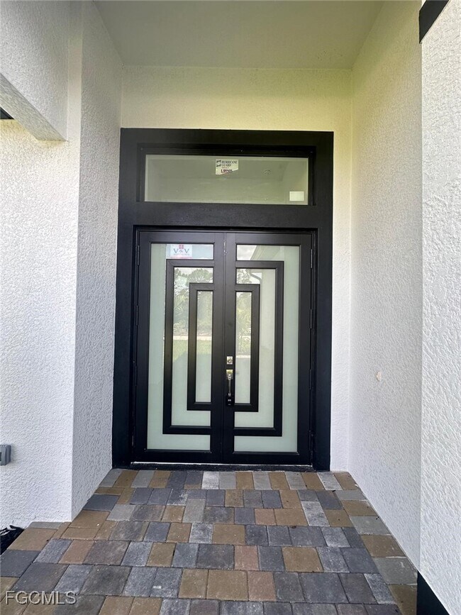 Building Photo - 1022 Candlelight Dr