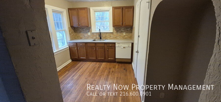 Building Photo - 3636 Glencairn Rd