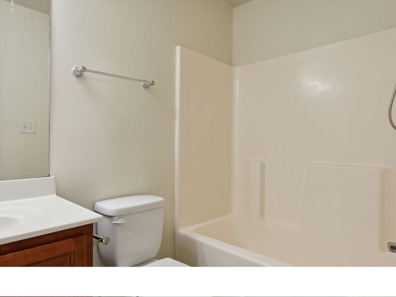 Building Photo - 1652 Coleville Oak Ln