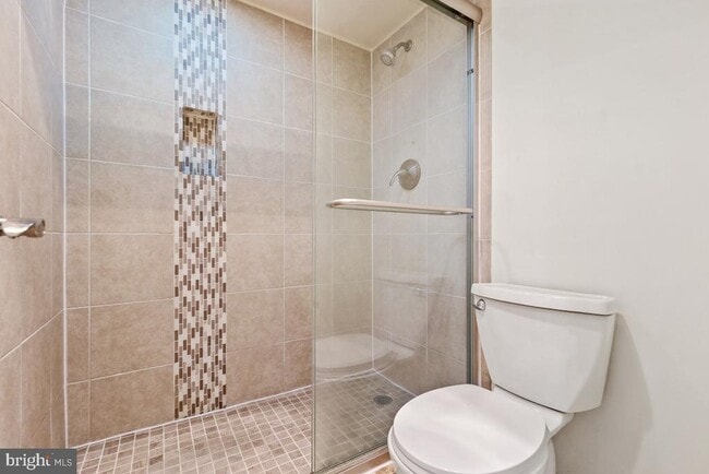 Building Photo - 5904 Mt Eagle Dr