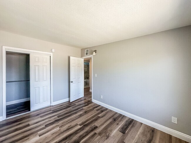 Building Photo - SD: Spacious 4BD/2BA Home in Imperial Beach with Large Yard, Turf Backyard & Attached Garage