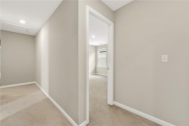 Building Photo - 4335 Magpie Dr