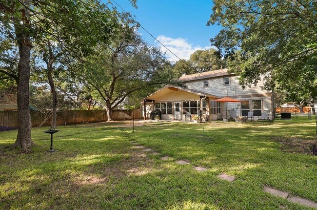 Building Photo - 1507 Wildwood Dr