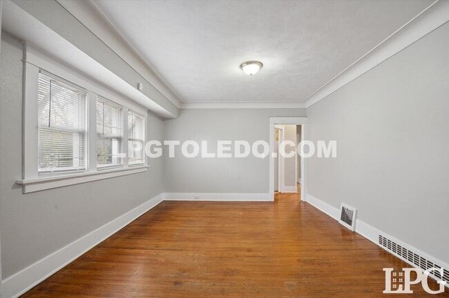 Building Photo - 2037 Alvin St