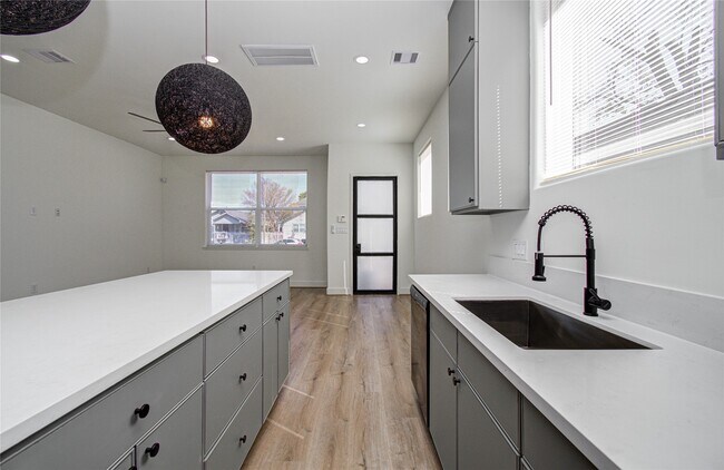 Building Photo - 4605 Edison St